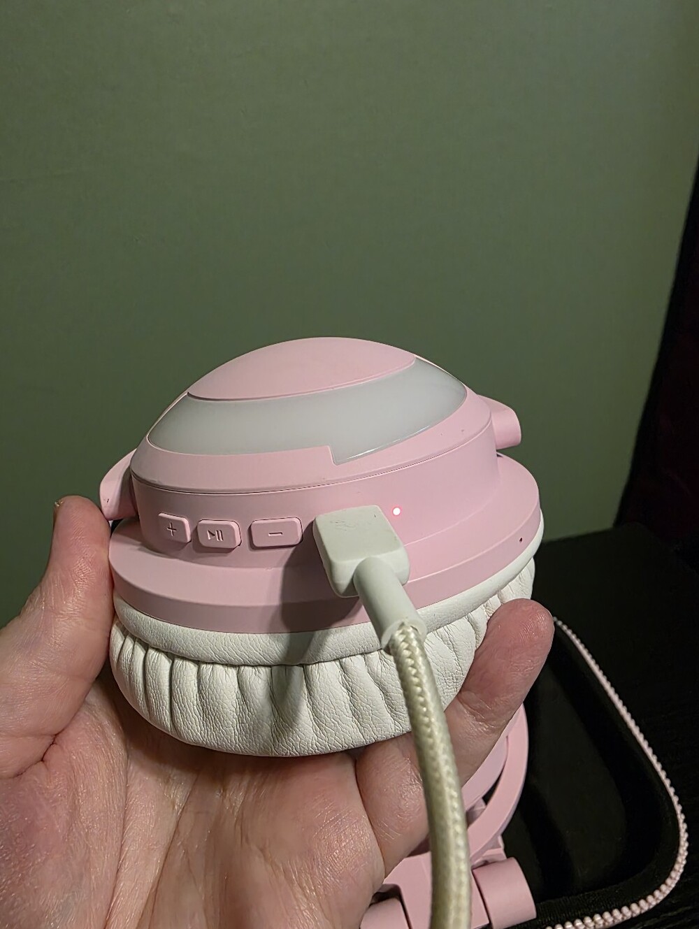 YOWU Pink Cat Ear 3G Wireless Headphones Excellent Condition with Carrying Case - Picture 10 of 16